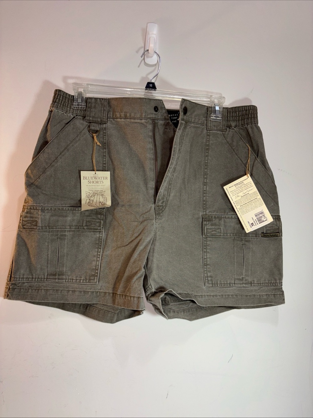 Royal Robbins Company Men's Olive Green Cargo Shorts. 865